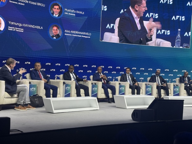 NOUVELLE ARCHITECTURE FINANCIERE MONDIALE : Le rôle éminent des banques centrales NOUVELLE ARCHITECTURE FINANCIERE MONDIALE : Le rôle éminent des banques centrales