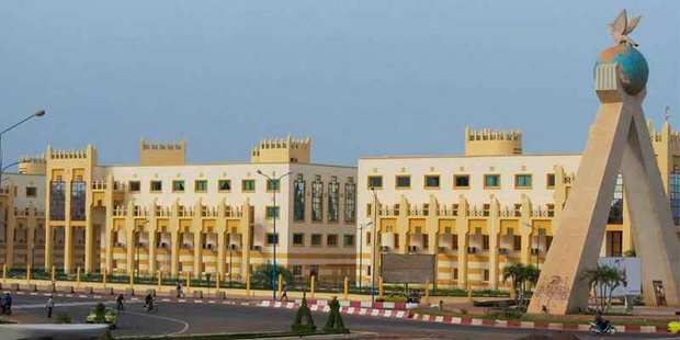 Le Mali obtient 40 ,999 milliards FCFA auprès des investisseurs du marché financier de l’UEMOA. Le Mali obtient 40 ,999 milliards FCFA auprès des investisseurs du marché financier de l’UEMOA.