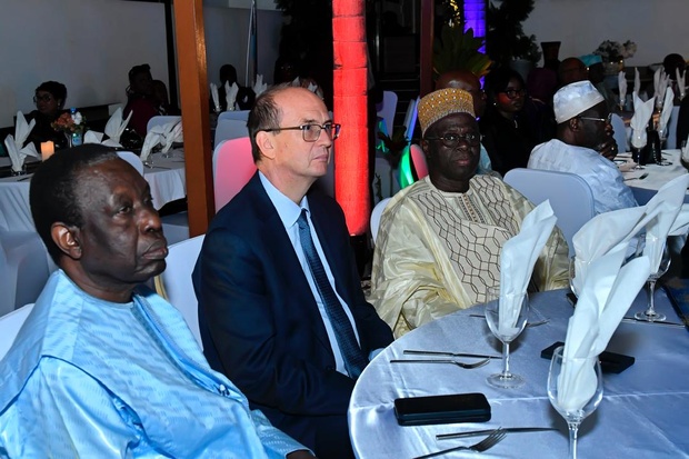 De gauche à droite El Hadji Seybatou AW, Président Directeur Général et Fondateur du Groupe AVENI-RE, son Excellence Dmitri Viktorovich KOURAKOV ambassadeur de Russie au Sénégal et Ngor SARR