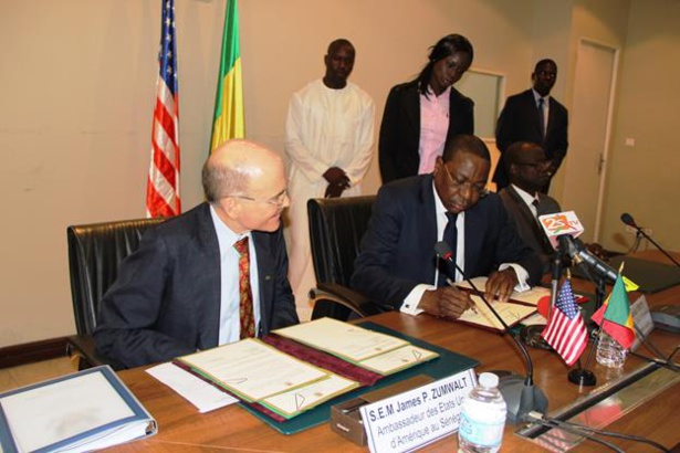 Sécurité : Le Sénégal et les Etats-Unis signent un accord de défense Sécurité : Le Sénégal et les Etats-Unis signent un accord de défense