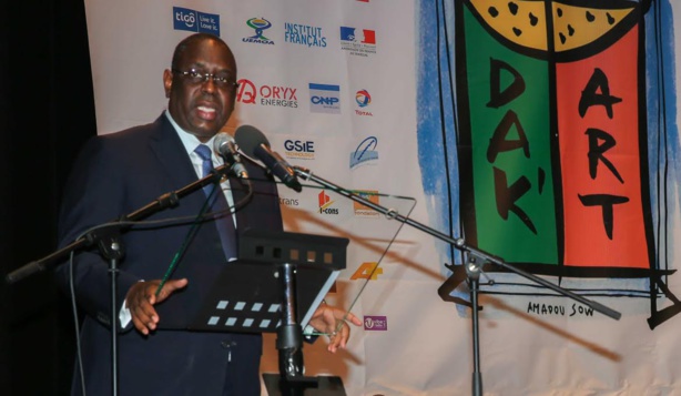 Biennale : Macky Sall salue la créativité des artistes