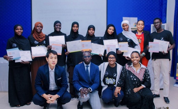 Certificats de formation de la part de son Excellence l’Ambassadrice de la République de Cuba au Sénégal, L'Attaché culturel et le chargé de communication de L'Ambassade du Japon au Sénégal. 18 Mars 2026 allAfrica.com