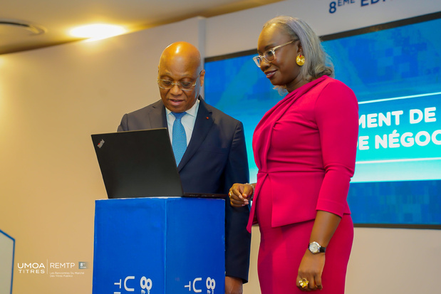 Lancement conjoint de UT Marché effectué par le Gouverneur de la BCEAO Jean Claude Kassi BROU et la Directrice de UMOA TITRES Oulimata Ndiaye DIASSE