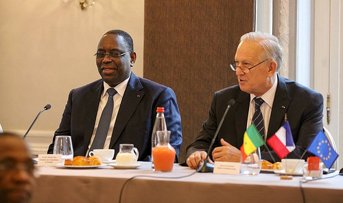 Visite Economiques : Macky Sall drague le Patronat français Visite Economiques : Macky Sall drague le Patronat français