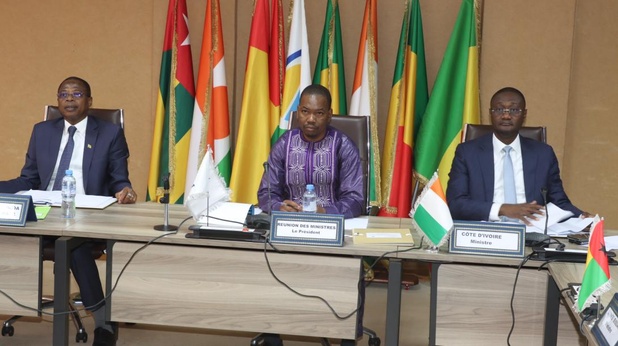 Les travaux ont été présidés par le Ministre de la Construction de la Patrie du Burkina Faso, Mikaïlou SIDIBE.