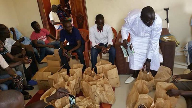 Solidarité Ramadan : Le DG de l’AEME gâte les populations de Fatick Solidarité Ramadan : Le DG de l’AEME gâte les populations de Fatick