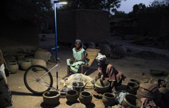 Fracture énergétique : Les femmes rurales comblent le fossé dans les zones hors-réseau Fracture énergétique : Les femmes rurales comblent le fossé dans les zones hors-réseau