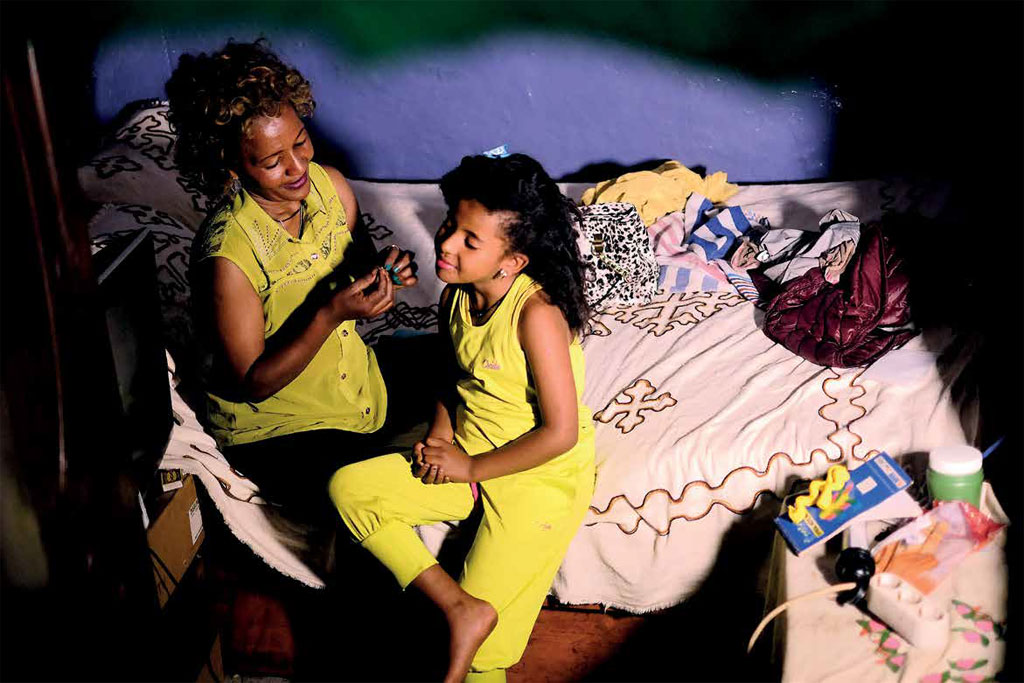 Sida : Les jeunes femmes dans la tranche d'âge 15-24 ans plus exposées, selon ONUSIDA Sida : Les jeunes femmes dans la tranche d'âge 15-24 ans plus exposées, selon ONUSIDA