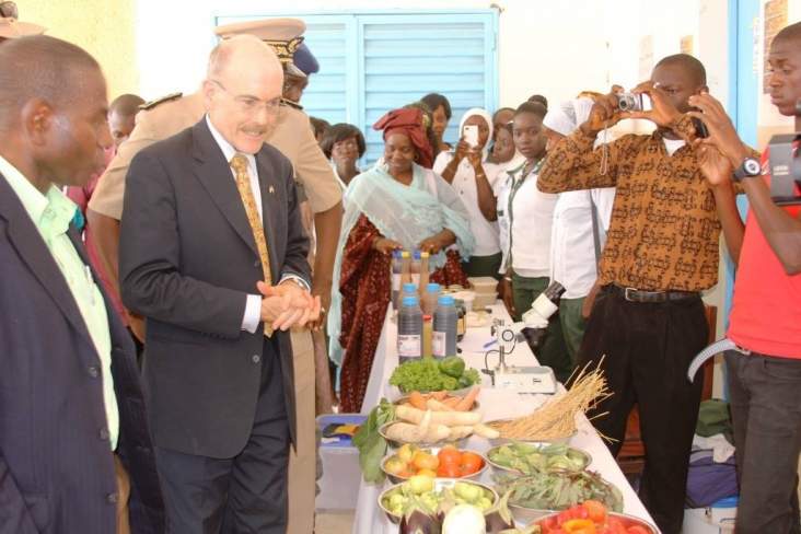 Projets financés par les USA : L’Ambassadeur Zumwalt se rend en Casamance Projets financés par les USA : L’Ambassadeur Zumwalt se rend en Casamance