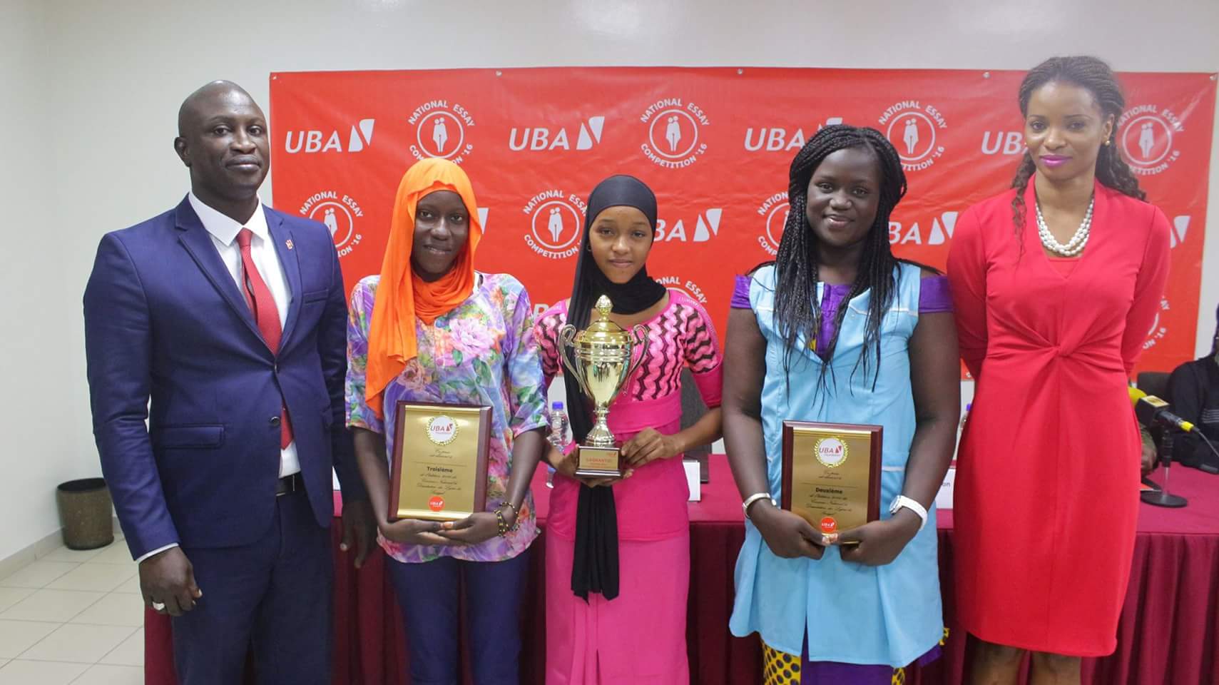 Concours national de dissertation de la Fondation UBA : Trois lycéennes sénégalaises gagnent chacune une bourse d’études