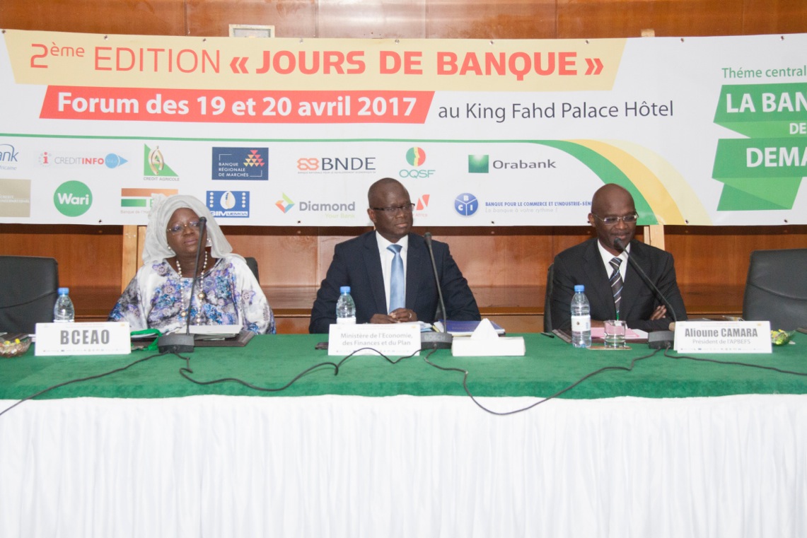 Khady Beye Camara, Représentant le Directeur National de la BCEAO à gauche