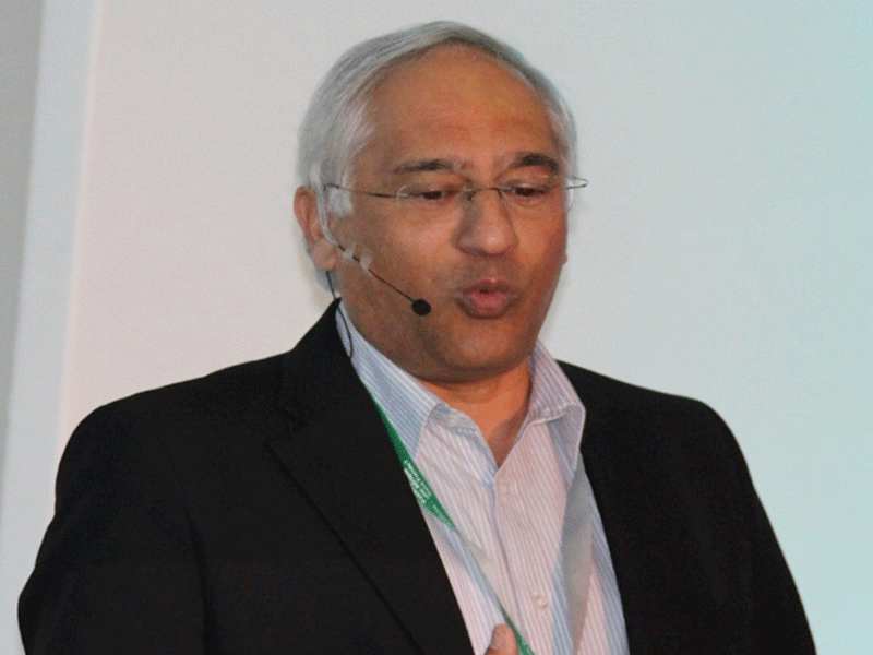 Dr  Praneet Valodia, Docteur en pharmacologie, spécialiste en santé publique