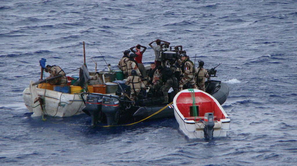 Photo: Eunavfor Des pirates appréhendés dans le golfe de Guinée. Photo: Eunavfor