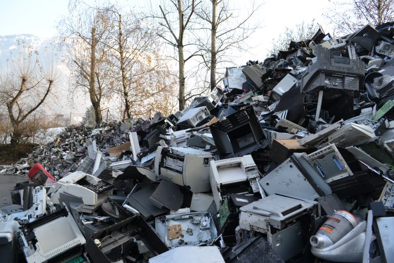 Déchets électroniques : Les Nations Unies, le Forum économique mondial et les partenaires unissent leurs forces