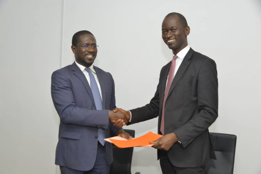 Etudiants sénégalais de l’étranger : Air Sénégal baisse les tarifs pour les boursiers Etudiants sénégalais de l’étranger : Air Sénégal baisse les tarifs pour les boursiers
