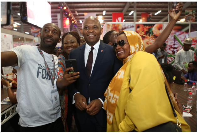 Distinction : Tony Elumelu dédie son prix d’AABLA Philanthropie aux jeunes entrepreneurs africains