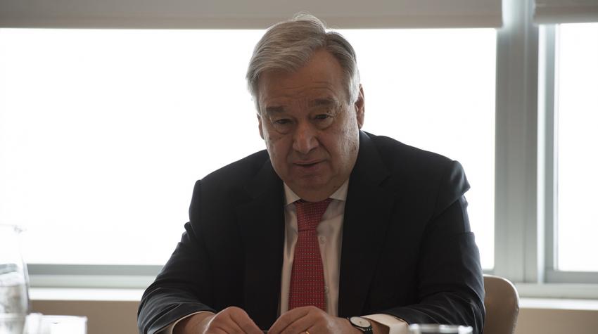 António Guterres lors de sa conférence de presse en vidéo-conférence.
