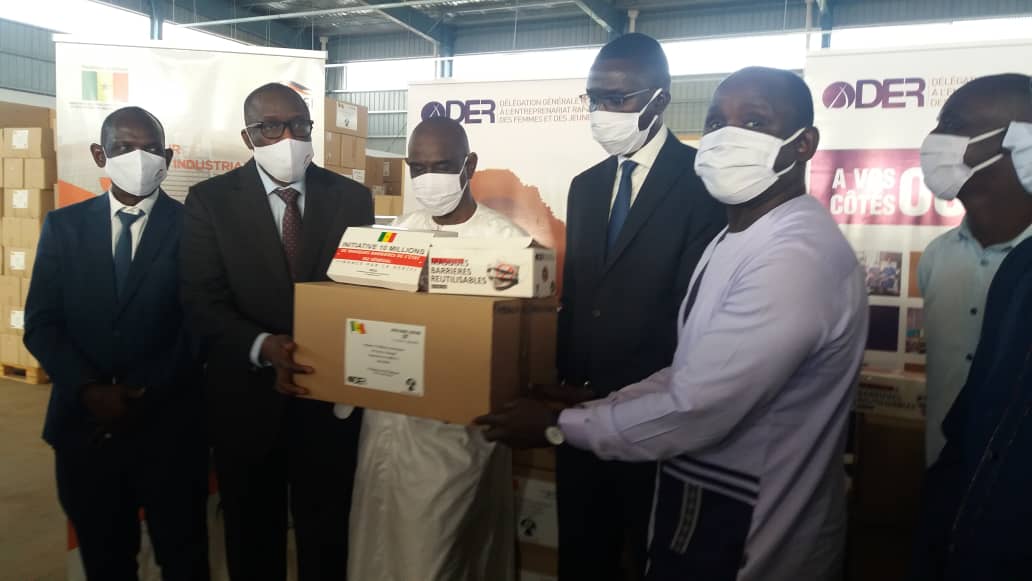 Lutte contre le coronavirus : La Der/Fj remet 10 millions de masques au secteur de l’éducation