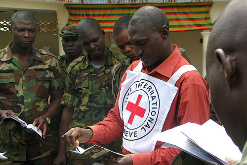 Plaidoyer pour une large diffusion du droit international humanitaire Plaidoyer pour une large diffusion du droit international humanitaire