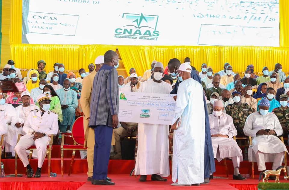 Assurance agricole : La Cnaas remet un chèque de plus de 675 millions de FCfa à des éleveurs sinistrés Assurance agricole : La Cnaas remet un chèque de plus de 675 millions de FCfa à des éleveurs sinistrés