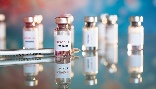 Vaccins contre la Covid-19 : L’Espagne offre plus de 300 mille doses au Sénégal Vaccins contre la Covid-19 : L’Espagne offre plus de 300 mille doses au Sénégal