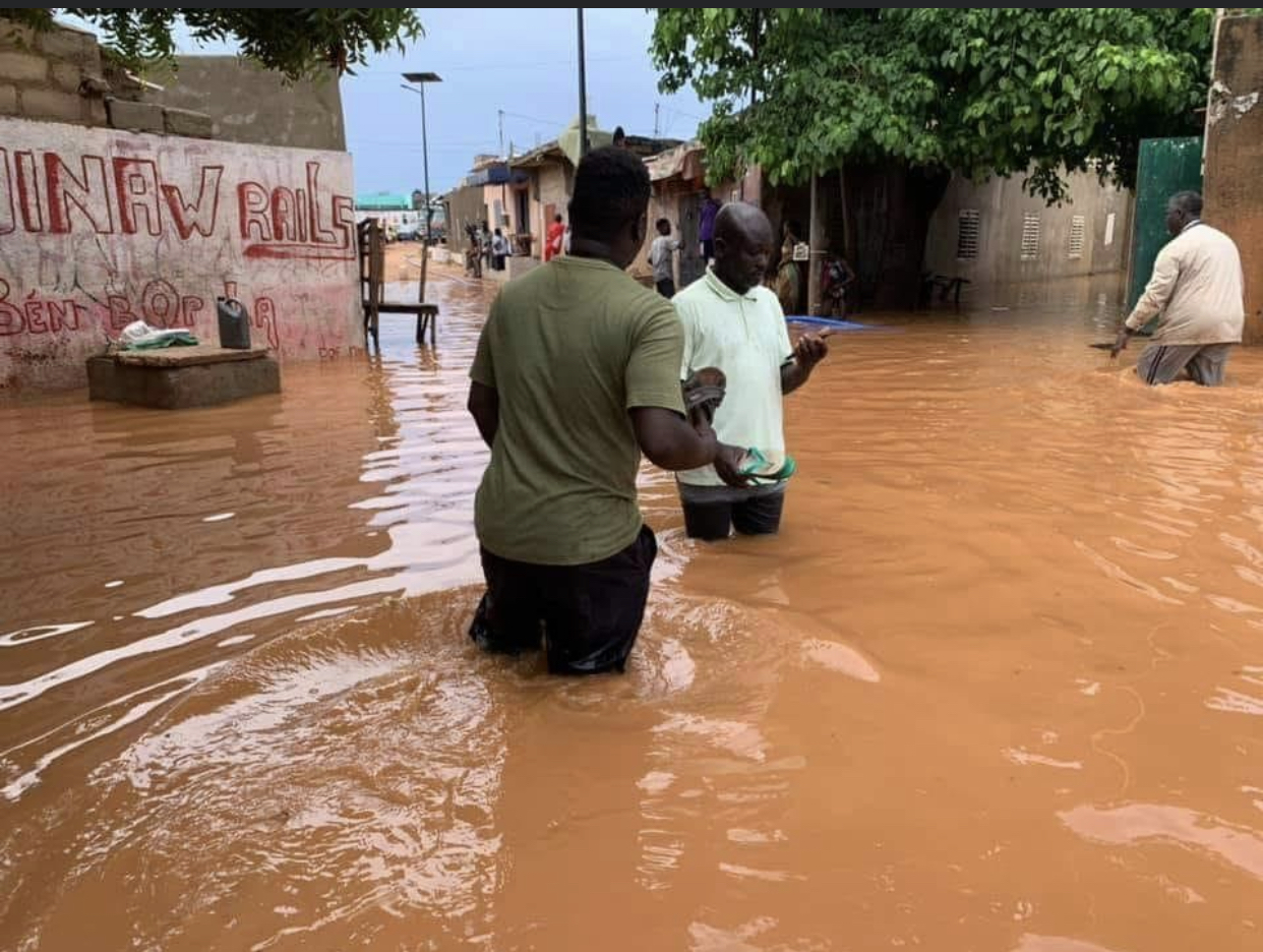Conséquences des fortes pluies à Dakar :  La Senelec annonce des perturbations sur son réseau de distribution électrique