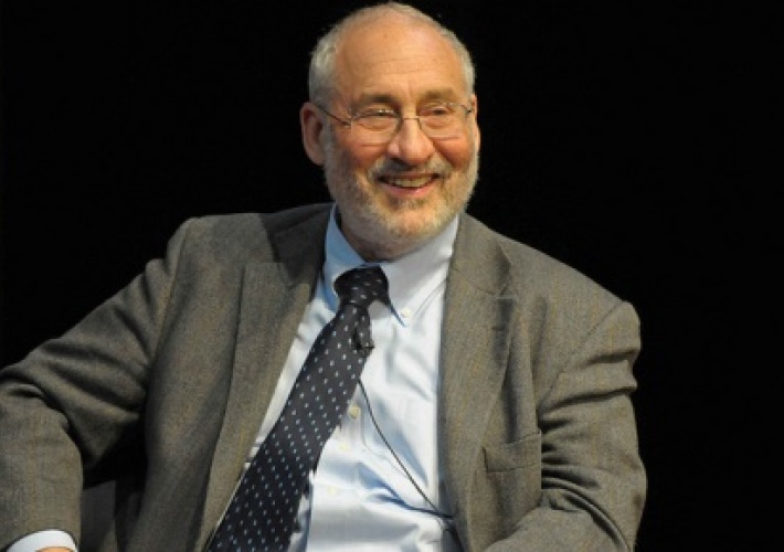 Joseph Stiglitz  prix Nobel d'économie et professeur à l'université de Columbia à New-York.