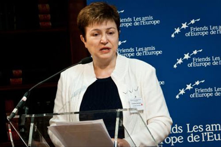 Mme Kristalina Georgieva, commissaire européenne chargée de la coopération internationale, de l’aide humanitaire et de la réaction aux crises