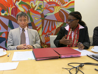 De gauche à droite, M. Kato Ryuichi, Représentant résident de la JICA au Sénégal, et Mme Vera Songwe, Directeur des opérations la Banque mondiale au Sénégal