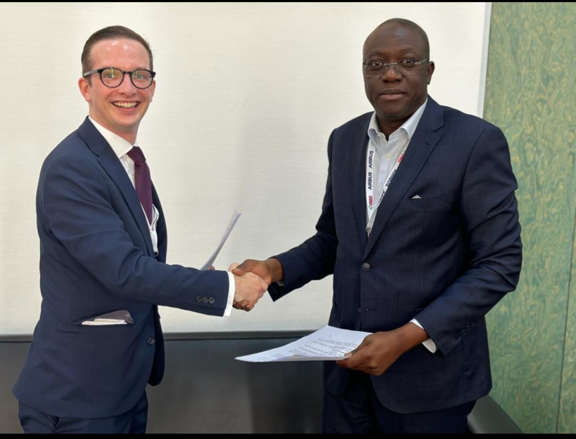Aviation civile : Le Sénégal et le Royaume-Uni signent un accord et un mémorandum d’entente Aviation civile : Le Sénégal et le Royaume-Uni signent un accord et un mémorandum d’entente