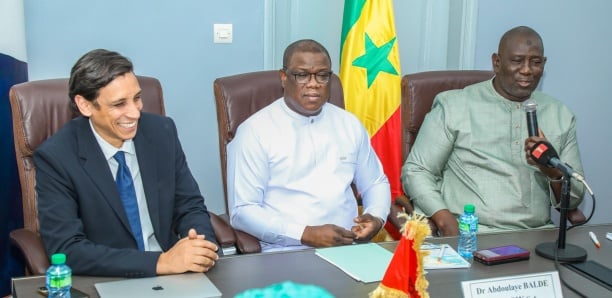 Projet “Coeur de ville Saly” : Signature d’une convention entre l'APIX, la Mairie de Saly et le Groupe MFADEL Projet “Coeur de ville Saly” : Signature d’une convention entre l'APIX, la Mairie de Saly et le Groupe MFADEL