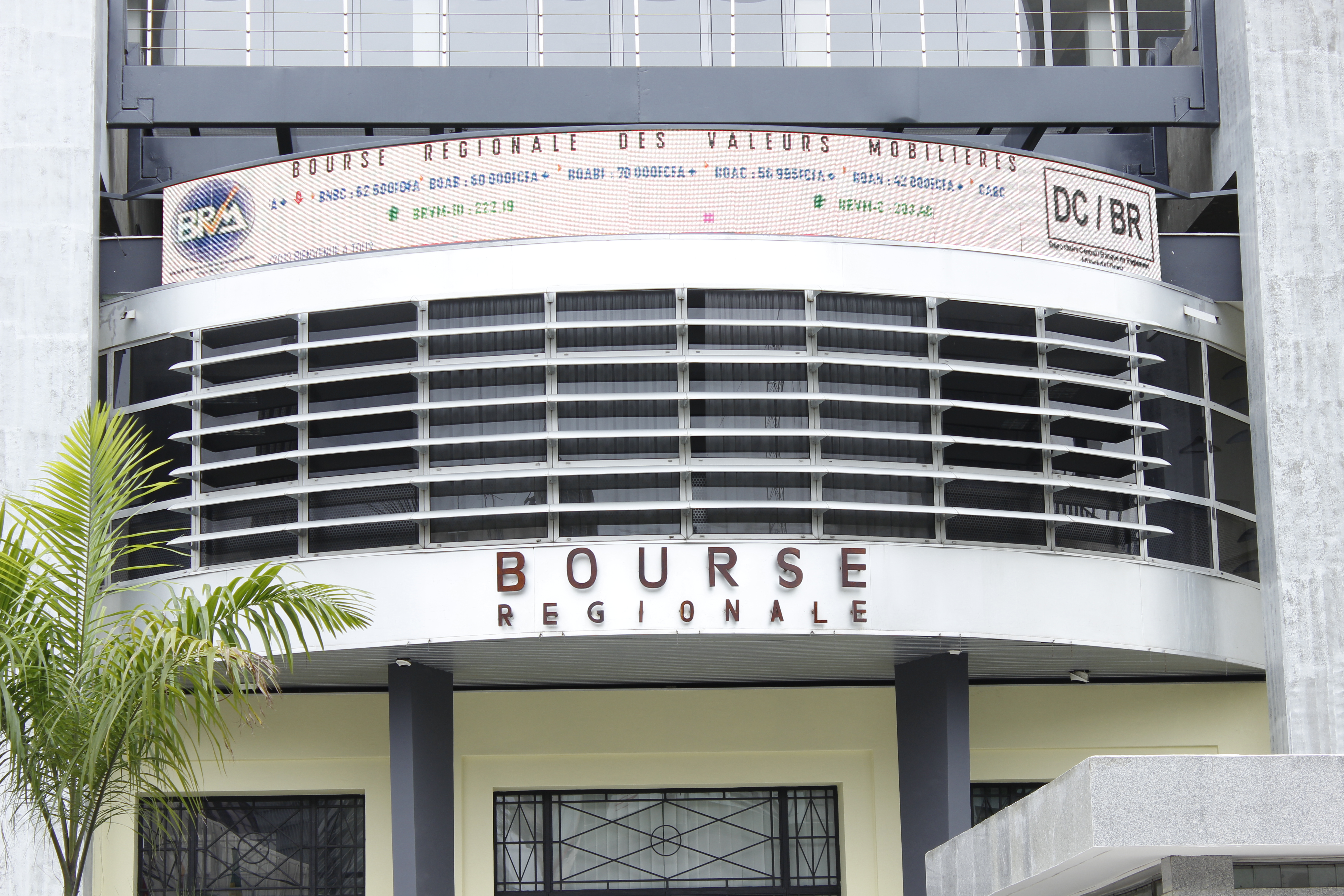 Bourse : La BRVM clôture à la baisse