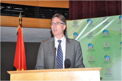 Von Amsberg , vice-président au financement et au développement de la Banque Mondiale Von Amsberg , vice-président au financement et au développement de la Banque Mondiale