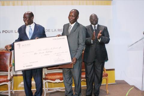 Prix Abdoulaye Fadiga de la BCEAO: Le Togolais Yao Dossa Tadenyo haut la main