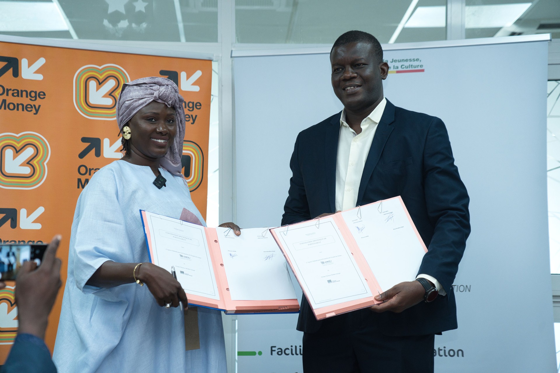 Inclusion financière et insertion des jeunes : Orange Finances Mobiles et Anpej signent un partenariat Inclusion financière et insertion des jeunes : Orange Finances Mobiles et Anpej signent un partenariat