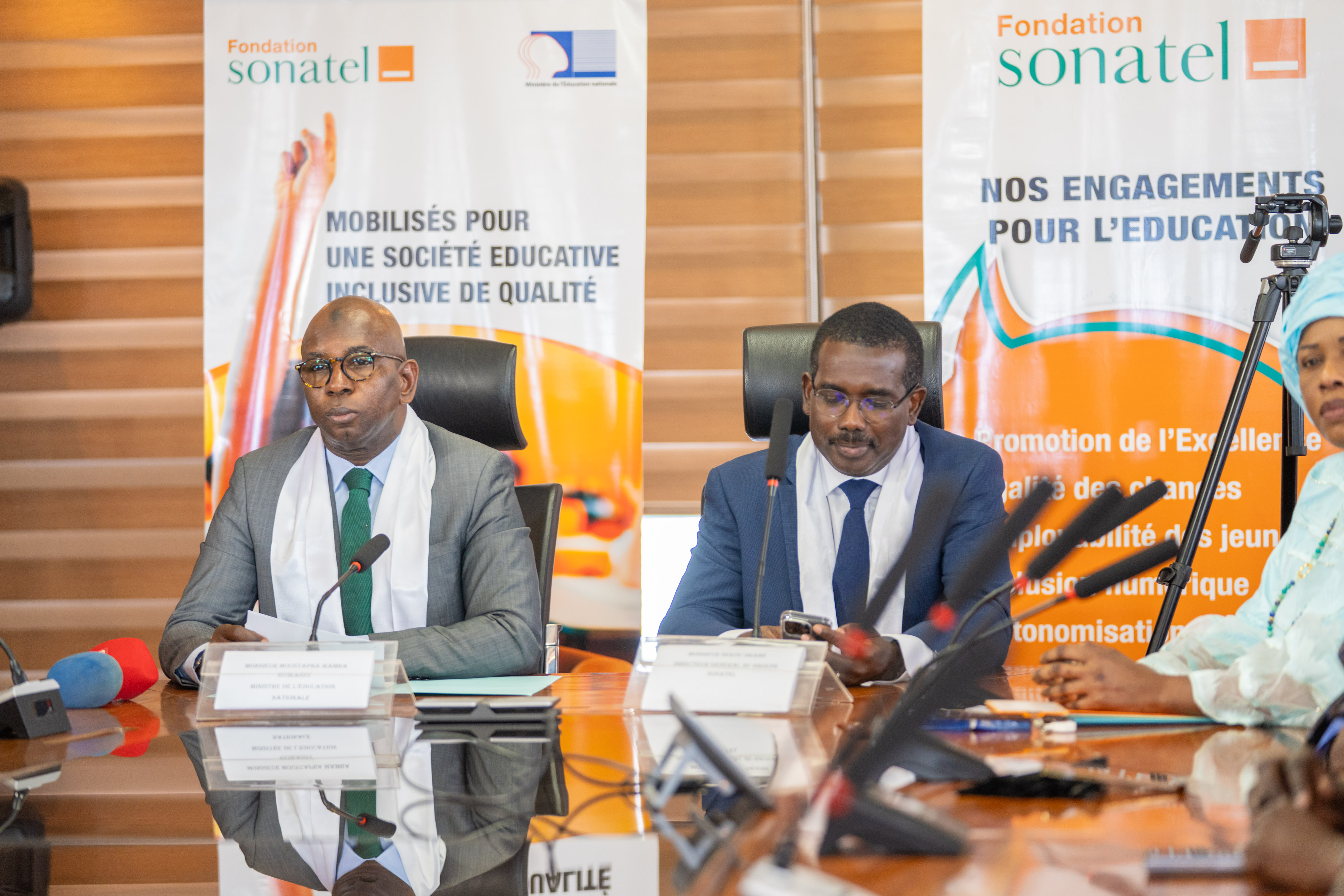 Amélioration des conditions de travail et d’apprentissage : Le ministère de l’éducation et la fondation Sonatel se liguent Amélioration des conditions de travail et d’apprentissage : Le ministère de l’éducation et la fondation Sonatel se liguent