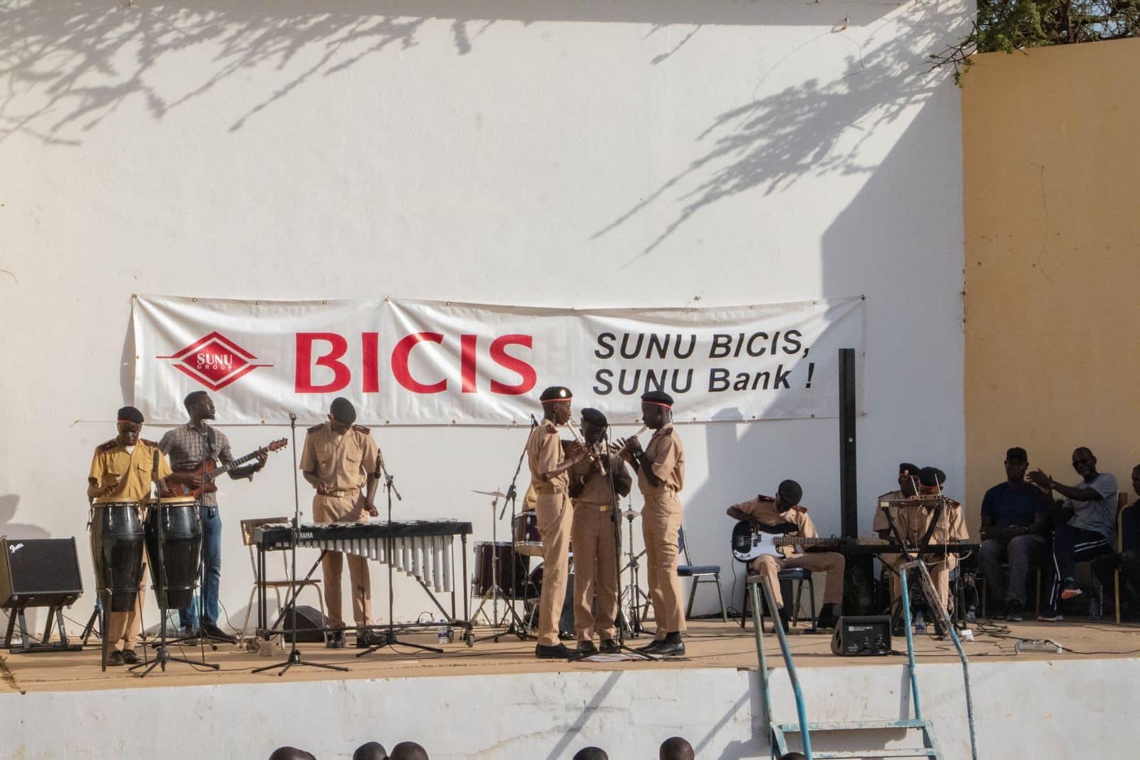 Les Extrants du Festival International de Jazz de Saint Louis : La BICIS s’engage à équiper l’orchestre des enfants de troupe du Prytanée militaire de Saint-Louis