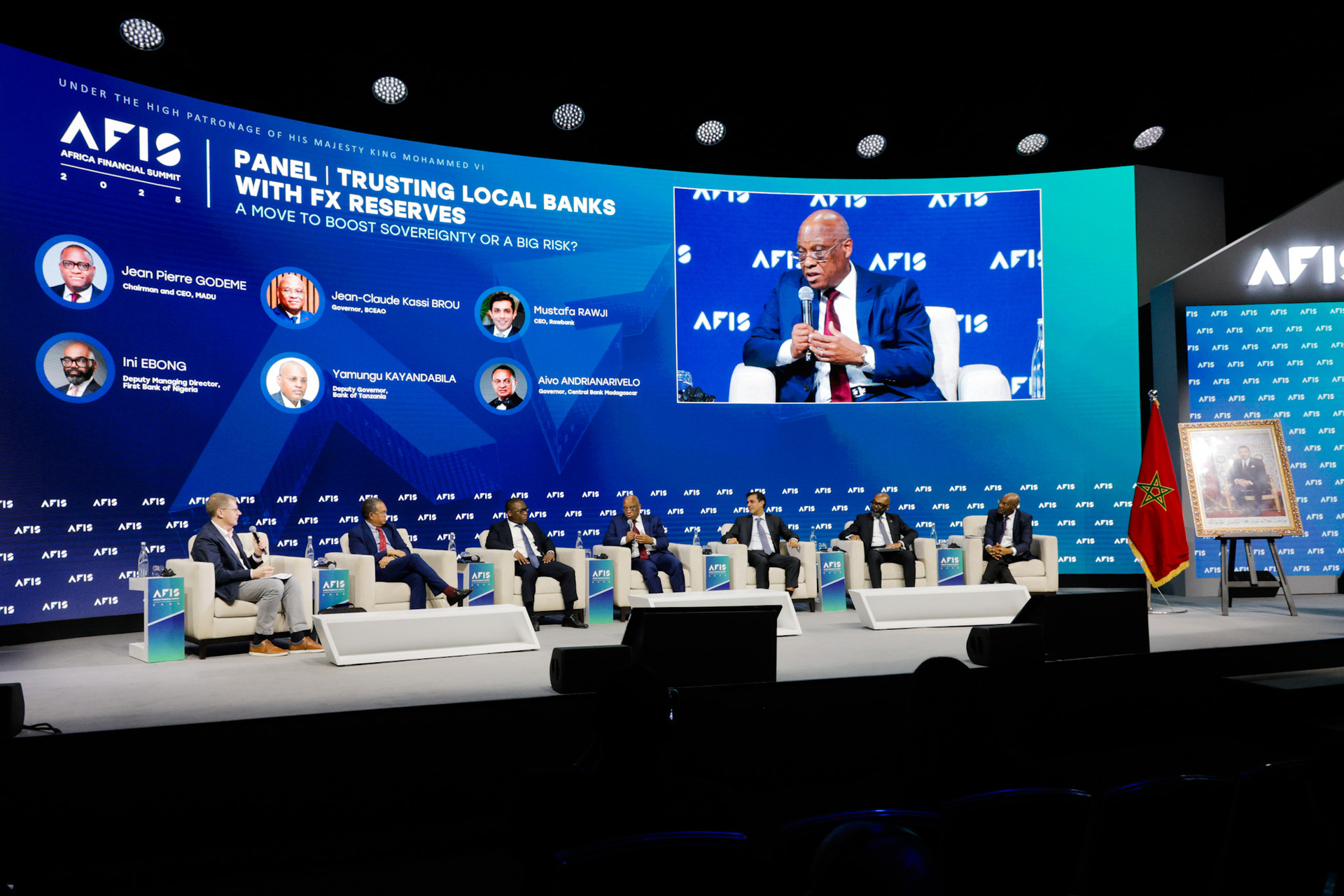 GESTION LOCALE DES RESERVES DE CHANGE :  Opportunité stratégique, pari risqué