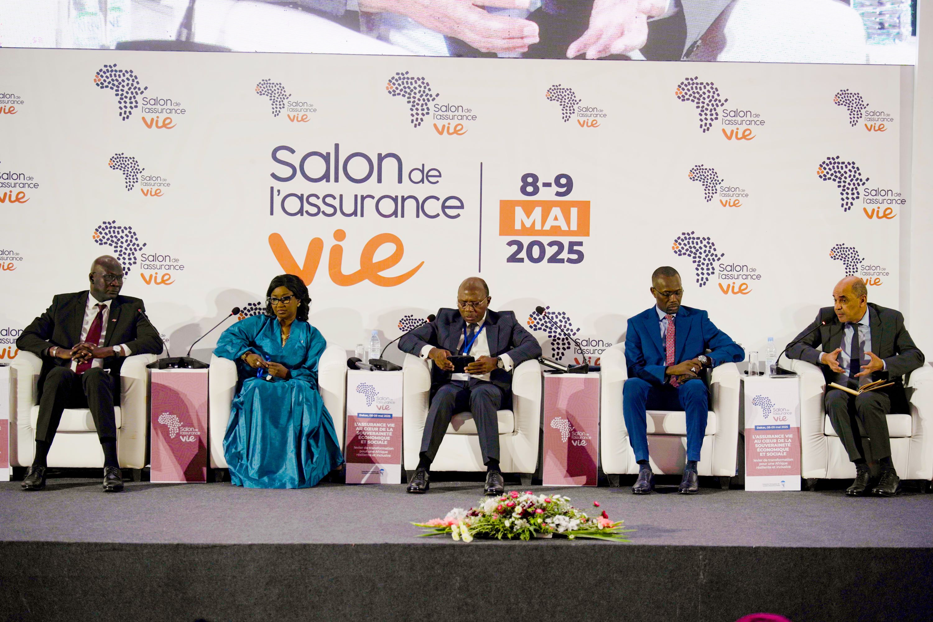 FORMIDABLE RESEAU DE DISTRIBUTION : La banque en toute assurance