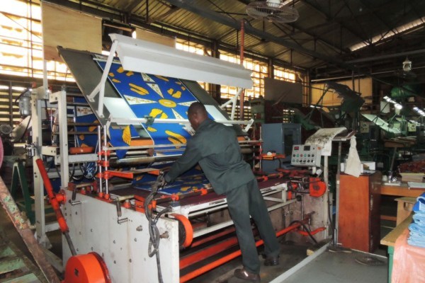 Textiles : Cession de la majorité du capital de la société Uniwax Côte d’Ivoire.