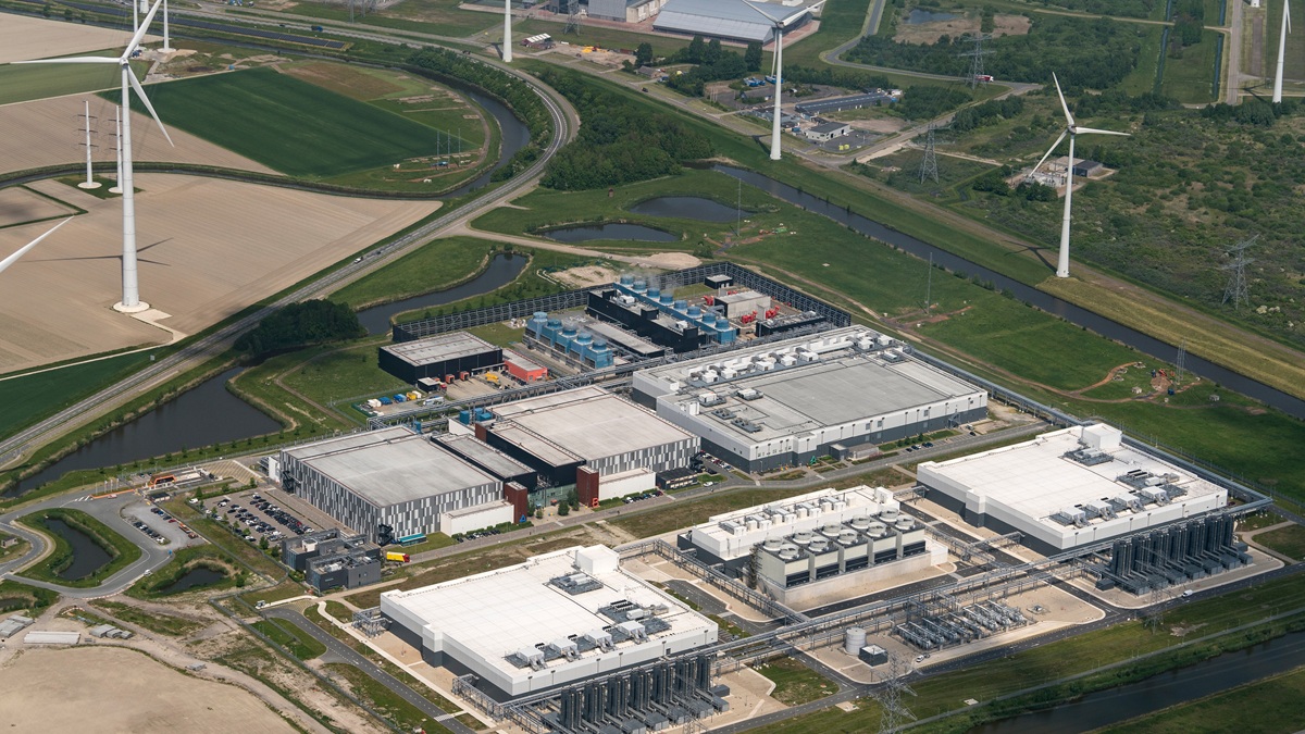 © Shutterstock/Aerovista Luchtfotografie | Un centre de données à Groningue, Royaume des Pays-Bas.