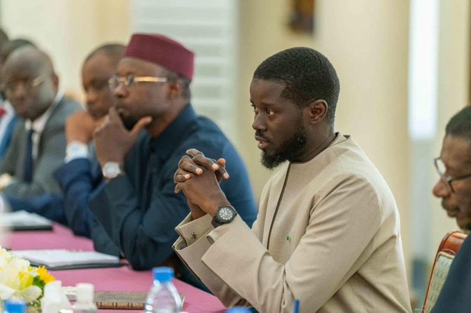 BLOOMFIELD INVEST CORP REVISE LA PERSPECTIVE SENEGAL A « NEGATIVE » : La bombe institutionnelle du 26 mai