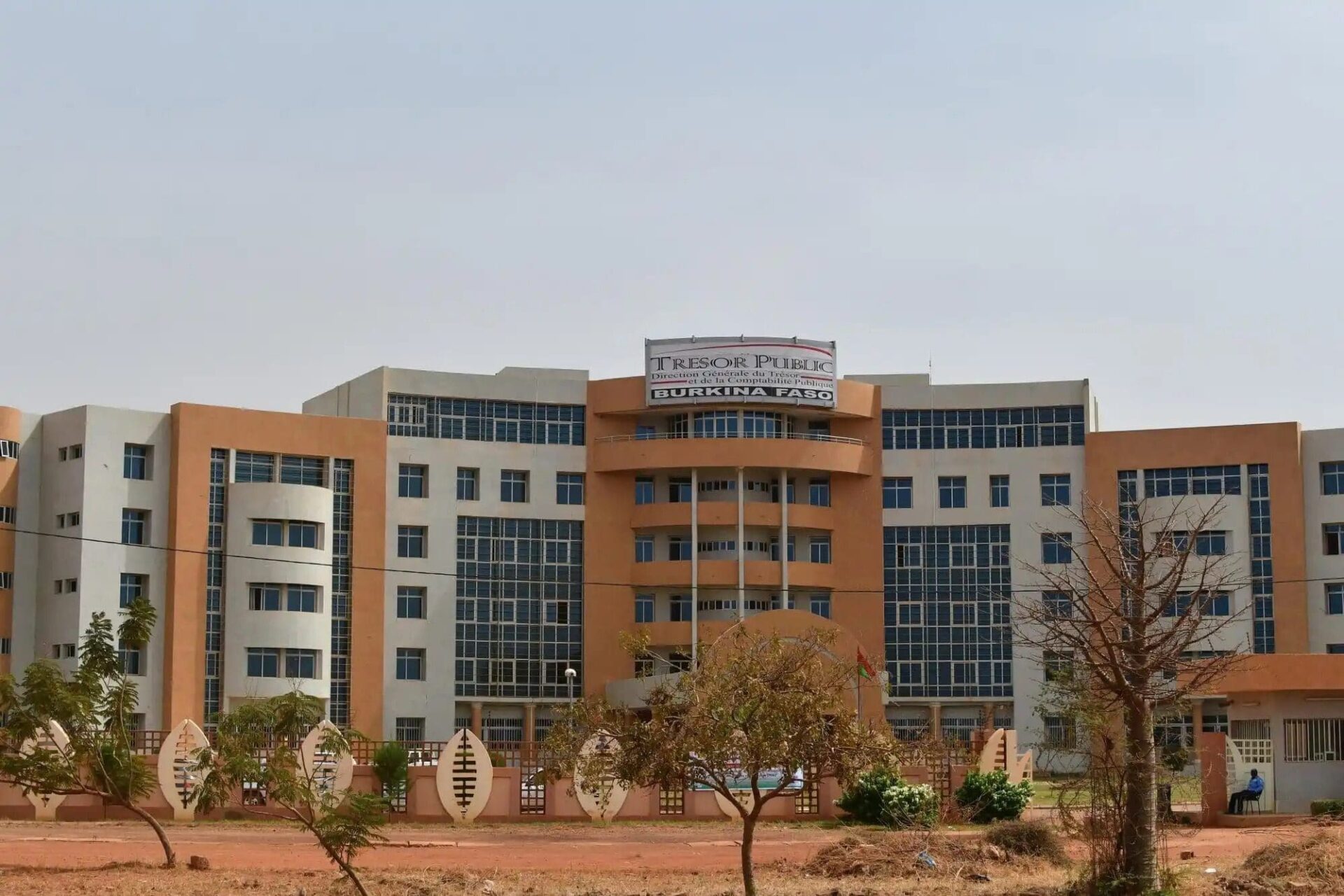 Le Burkina Faso lève 45 milliards FCFA auprès des investisseurs du marché financier de l’UEMOA.