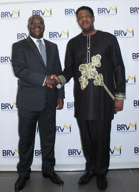 De gauche à droite Edoh Kossi Amenounve, Directeur Général de la BRVM et Marcel de SOUZA, nouveau Président de la Commission de la CEDEAO