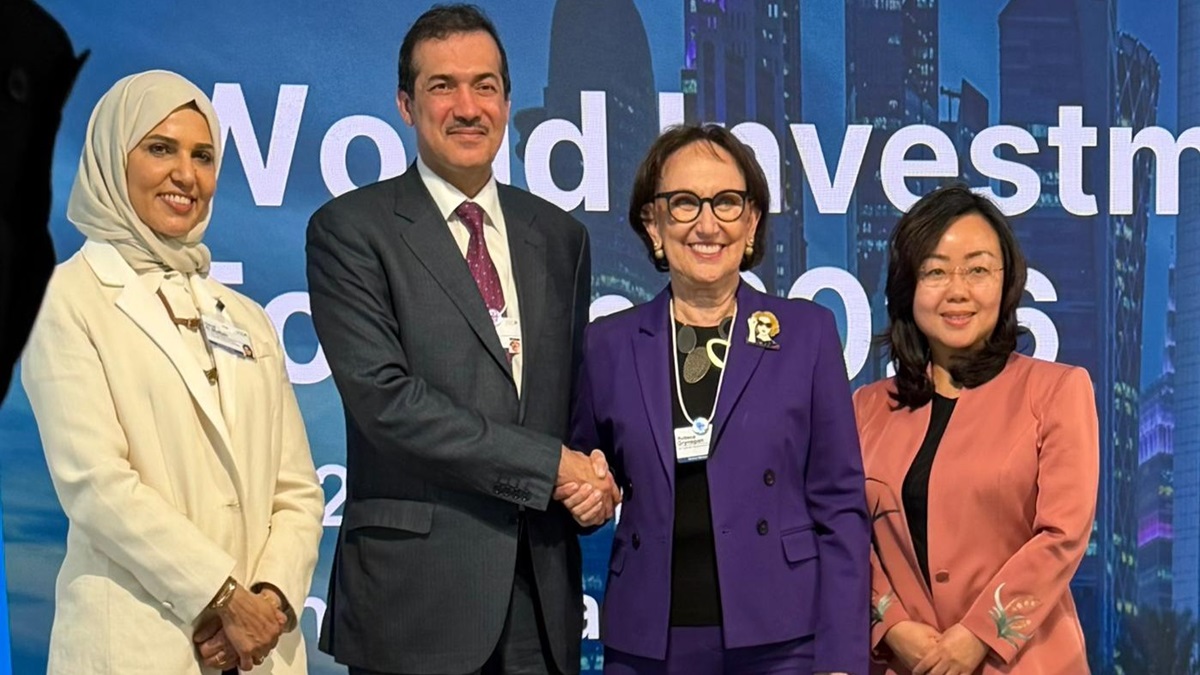 De gauche à droite, Hend Al Muftah, représentant permanent du Qatar auprès de l'Office des Nations Unies à Genève ; Ahmad Al-Sayed, ministre d'État chargé du Commerce extérieur du Qatar ; Rebeca Grynspan, secrétaire générale de la CNUCED ; et Nan Li Collins, directrice de la division Investissement et entreprise de la CNUCED, lors de la réunion annuelle 2026 du Forum économique mondial.