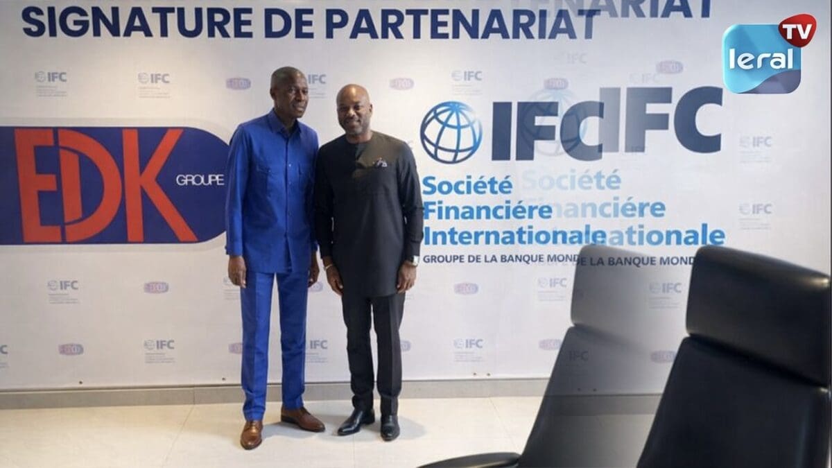 de gauche à droite, Demba-Ka-fondateur-et-PDG de EDK-et-Olivier-Buyoya de IFC