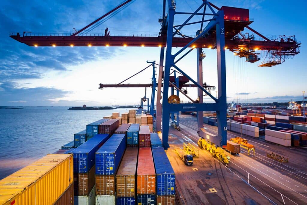 La croissance mondiale ralentit à 2,6 % et les écarts se creusent entre les régions en développement
