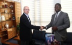 Côte d’Ivoire: Le Directeur général du Port d’Abidjan, Hien Sié reçoit le nouveau patron en CI de l’armateur danois, Maersk Line, Glenn Mac Artney