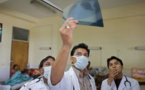 Coronavirus : l’épidémie se répand au Moyen-Orient et en Europe, mais tue moins en Chine