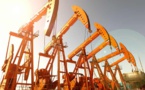 Les cours du pétrole brut exprimés en dollars américains ont chuté au troisième trimestre 2023